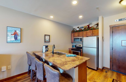 Snowshoe Condo | Soaring Eagle #314 - Brigham Studio Condo by RedAwning