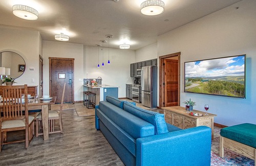 Snowshoe Condo | Guest Rated 10/10: Soaring Eagle #403 with Pool & Spa