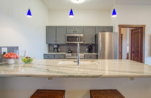 Snowshoe Condo | Guest Rated 10/10: Soaring Eagle #403 with Pool & Spa