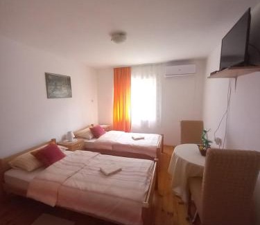 Teslic House | Family-Friendly Escape at Sobe Dujakovic - 8/10 Rated Stay