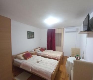 Teslic House | Family-Friendly Escape at Sobe Dujakovic - 8/10 Rated Stay
