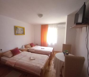 Teslic House | Family-Friendly Retreat at Soba Dujaković - 8.2/10 Rated