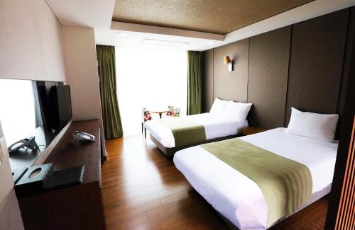 Yeongju Hotel | Relaxing Sobaeksan Punggi Spa Resort with Family-Friendly Amenities