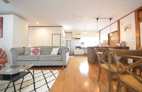 Sobe House | Cozy Sobe House in Yomitanson with Breakfast Included