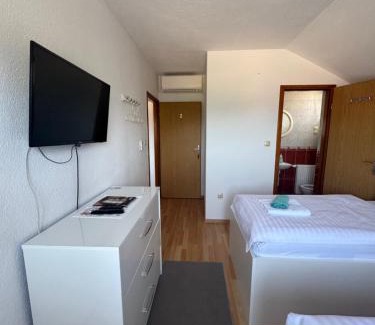 Lovinac House | Pet-Friendly Retreat at Sobe Matovinović - Rated 9/10
