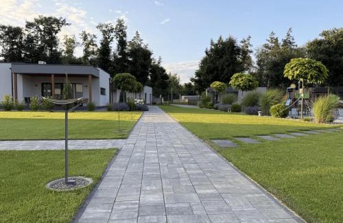 Vyshhorod House | Relax at Sobi Village: Pet-Friendly Retreat with Ocean Views