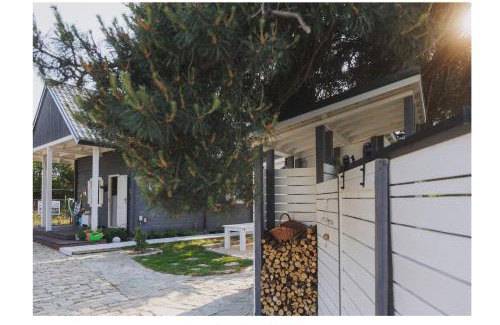 Jantar House | Discover SOBIESZÓWKA: Family-Friendly Retreat with Top Ratings