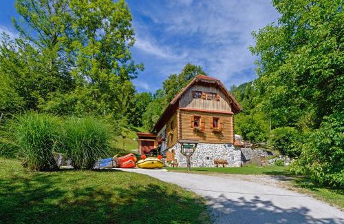 Presika House | Discover Sobol in Kočičin: Perfect for Families & Pets