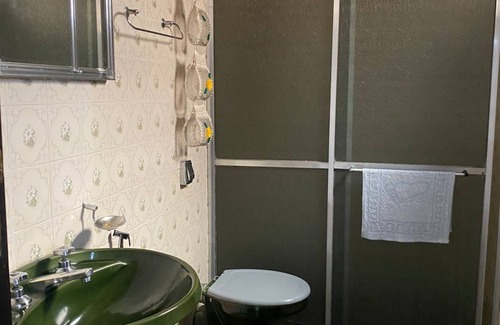 Aparecida House | Convenient Getaway: Steps from the Basilica with Spa & Hot Tub