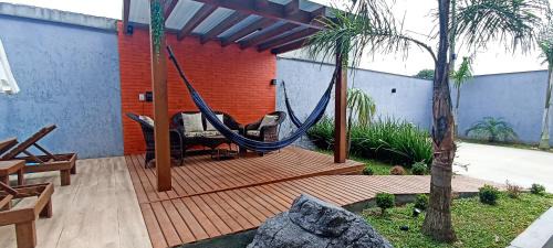 Muquem House | Family-Friendly Retreat: 3 Suites, Pool & Game Room