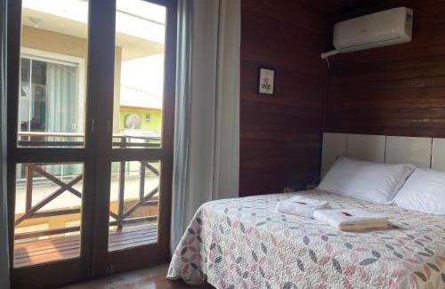 Santinho House | Relaxing Retreat with Pool at Sobrado com Piscina no Santinho