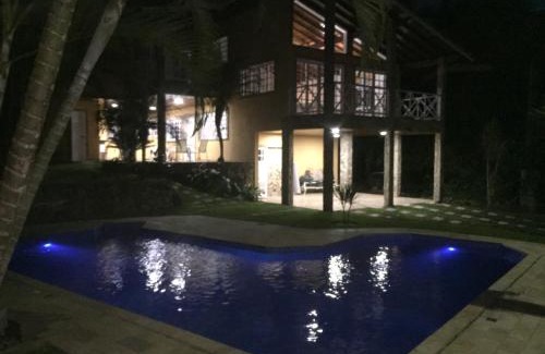 Porto Novo House | Explore Sobrado Condominio Park Imperial: Pet-Friendly Retreat