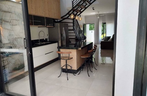 Tatui House | Relaxing Getaway at Sobrado Inteiro with Pet-Friendly Amenities