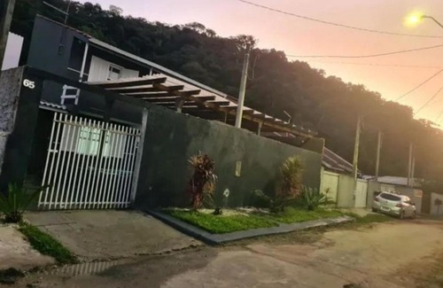 Caioba House | Family-Friendly Stay at Sobrado Temporada in Caiobá
