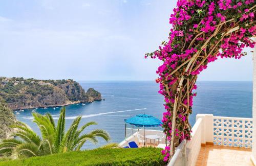 Cap de la Nau House | Guest Rated: 10/10 at Sobre de Granadella Haus 3 with Pool
