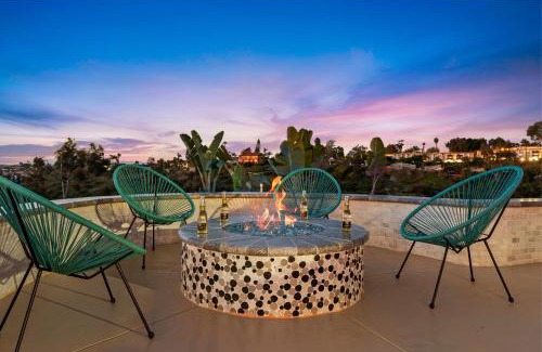 Mira Costa House | SoCal Gem Pool, Spa, Games, and Scenic Views