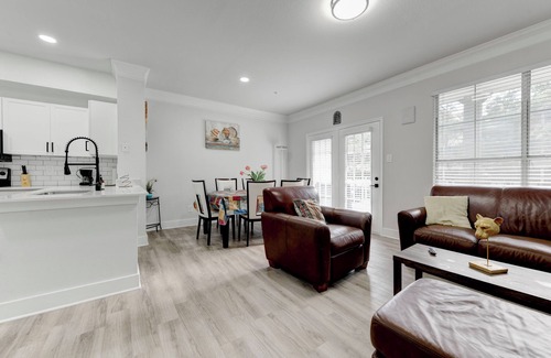Bouldin Apartment | SOCO 2 BR/1 BA Apt ATXDT