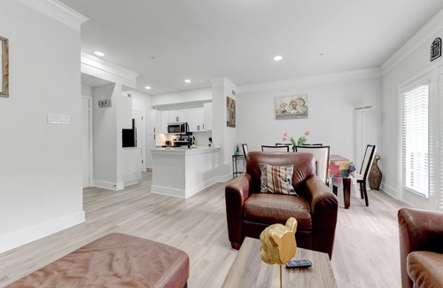 Bouldin Apartment | SOCO 2 BR/1 BA Apt ATXDT