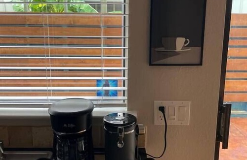 East Congress Condo | Discover SOCO Condo in Tranquil East Congress Area