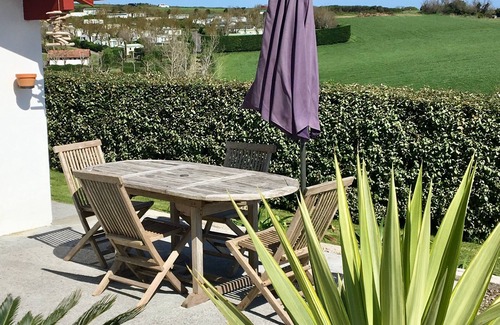 Behobie Apartment | Oceanfront Escape: Socoa with Views & Inviting Amenities