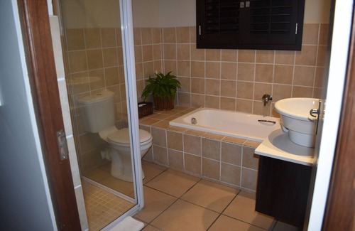 George Bed & Breakfast | Cozy Soeteweide North B&b with Ocean View & Spa