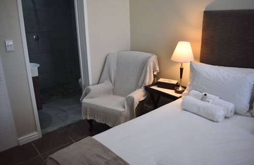 George Bed & Breakfast | Cozy Soeteweide North B&b with Ocean View & Spa
