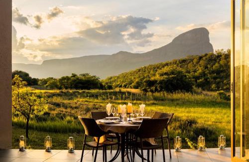 Sterkrivier House | Discover Sofala Lodge: Family-Friendly with Breakfast Included