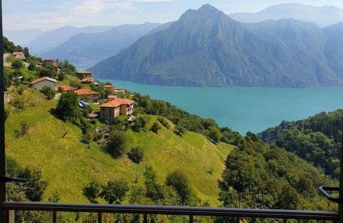 Fonteno Apartment | Lake View Terrace Retreat with Pet-Friendly Amenities