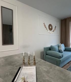 Oradea Apartment | Budget-Friendly Sofi Holiday: Pet & Child-Friendly Retreat