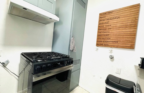Los Angeles Apartment | Sofi Kia forum , intuit , One bedroom home Los Angeles upstairs left