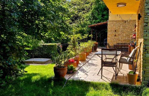 Farkasvolgy Apartment | Top-Rated Sofia Apartment Kázmér for Your Next Getaway