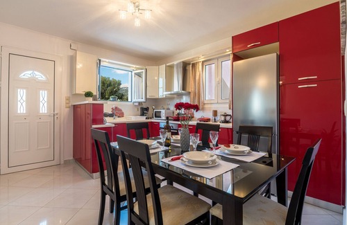 Razata Apartment | Discover Sofia's Apartments with Ocean Views in Argostoli