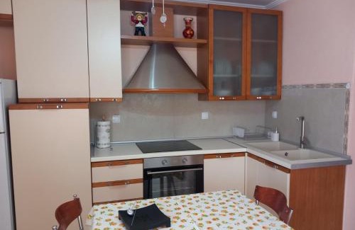 Flogita Apartment | Kid-Friendly Retreat at Sofia's House - Guest Rated 9.8