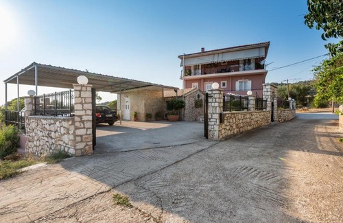 Razata House | Explore Sofias Cottage in Razata, Argostoli - 10/10 Rated