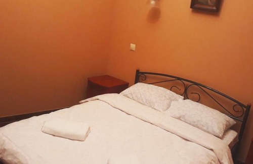 Shevchenkivs'kyi District Apartment | Exceptional Stay on Sofiivs'ka Street - Child-Friendly Escape