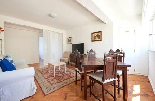 Olivais Apartment | Convenient Sofimar Lisbon Airport: Family-Friendly Retreat