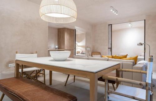 La Caleta Apartment | Elegant Beachfront Apartment with Family-Friendly Amenities