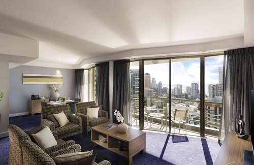 Broadbeach Hotel | Elegant Sofitel Gold Coast Broadbeach with Pool & Spa