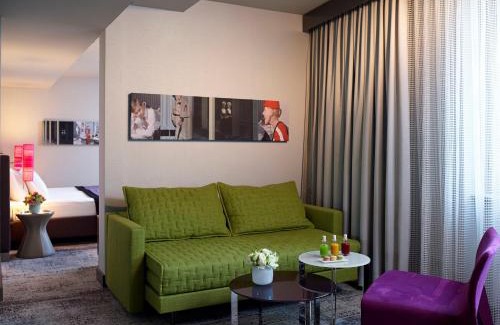 Ludwigsvorstadt-Kliniken Hotel | Elegant Sofitel Munich Bayerpost: Your Spa Retreat Awaits