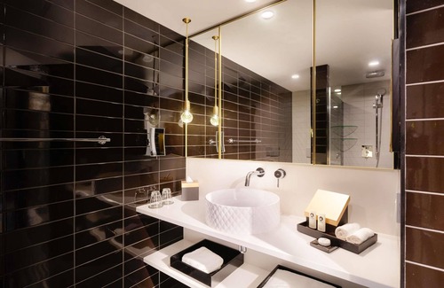 Wellington Hotel | Elegant Sofitel Wellington: 5-Star Comfort and Dining