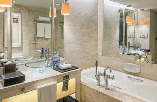 Xincheng Hotel | Experience Sofitel Xian: A 4-Star Gem with Spa & Pool