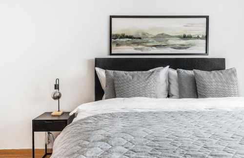 Kreuzlingen Apartment | Experience Cooldis 11: Child-Friendly Stay with Free Parking