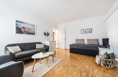 Kreuzlingen Apartment | Cooldis 1: Family-Friendly with Free Parking & Great Ratings