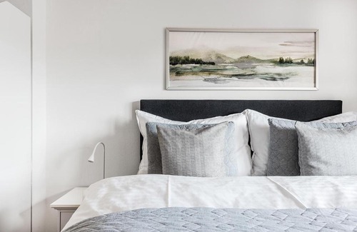 Kreuzlingen Apartment | Discover Cooldis 3: Guest Rated 9.2 for Your Stay