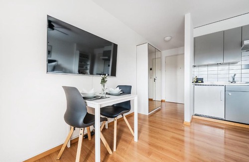 Kreuzlingen Apartment | Discover Cooldis 3: Guest Rated 9.2 for Your Stay