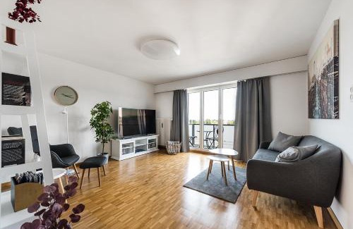 Kreuzlingen Apartment | Cooldis 8: Top-Rated Family Stay with Free Parking
