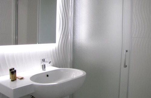 Fisciano Bed & Breakfast | Exceptional SOHO B&B: Top-Rated Stay with Breakfast & More