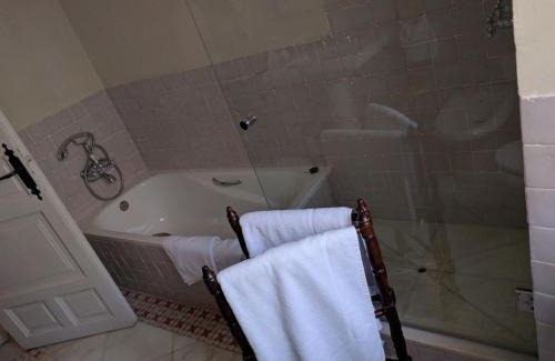 Malaga-Este Hotel | Elegant Soho Boutique Castillo de Santa Catalina for Adults