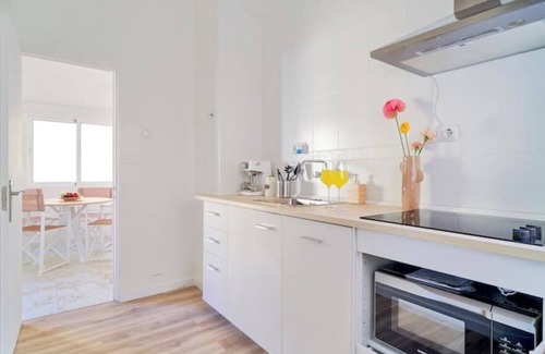 El Puerto Apartment | Experience Soho Centro Histórico: Family-Friendly with Kitchen