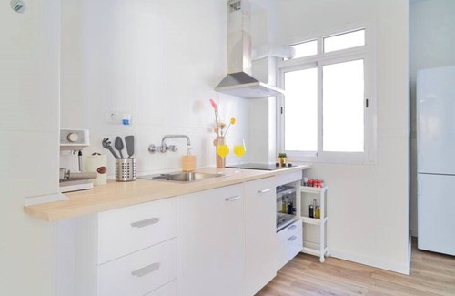 El Puerto Apartment | Experience Soho Centro Histórico: Family-Friendly with Kitchen